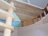 Spiral staircase assembly